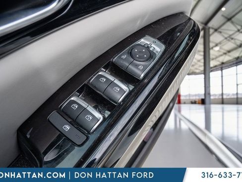 Used 2022 Kia Carnival SX FWD image 16