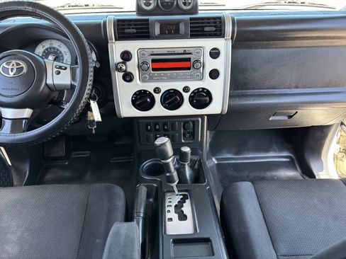 Used 2012 Toyota FJ Cruiser 4WD w/ Upgrade Pkg image 23