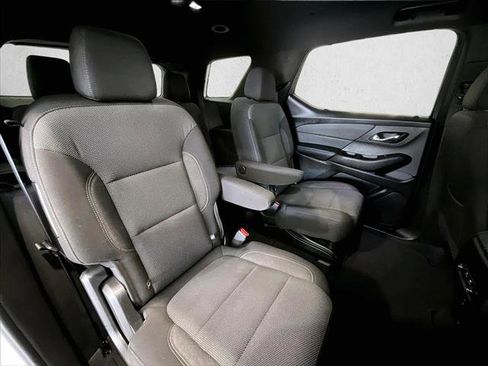 Used 2023 Chevrolet Traverse LT FWD image 29