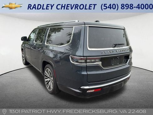 Used 2024 Jeep Grand Wagoneer L Series III AWD/4WD image 7