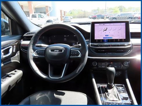 Used 2023 Jeep Compass Trailhawk w/ Trailhawk Elite Group AWD/4WD image 11