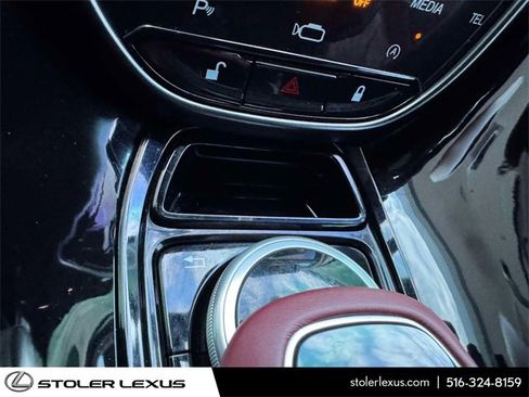 Used 2018 Aston Martin DB11 Coupe image 31