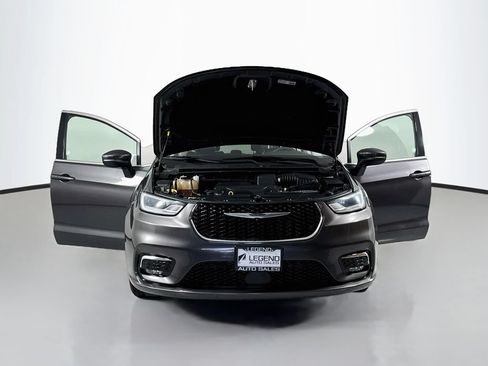Used 2023 Chrysler Pacifica Touring-L FWD image 20