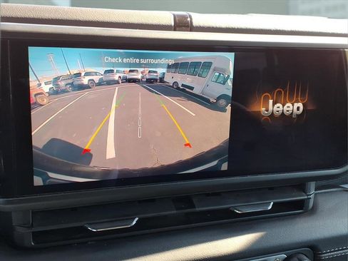 Used 2024 Jeep Wrangler Unlimited Rubicon image 21