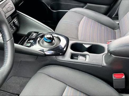 Certified 2025 Nissan Leaf SV Plus FWD image 17