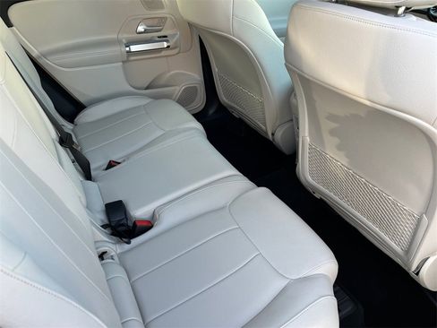 Certified 2025 Mercedes-Benz GLB 250 4MATIC image 17