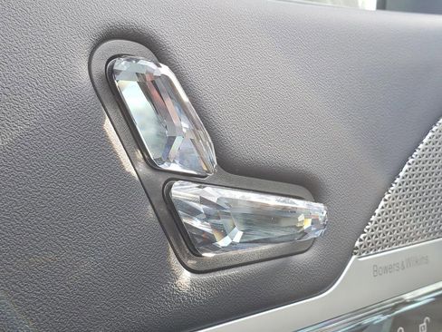 Used 2025 BMW 760i xDrive w/ Executive Package image 20