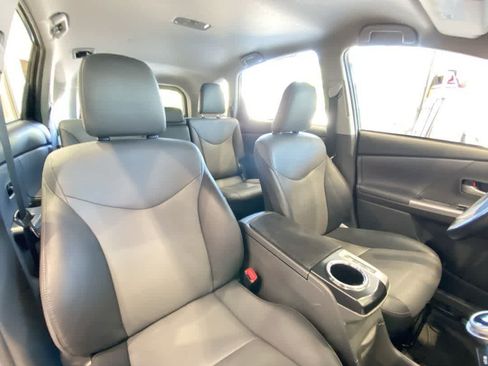 Used 2014 Toyota Prius V Five FWD image 26
