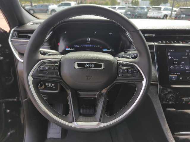 Certified 2023 Jeep Grand Cherokee L Laredo AWD/4WD image 11