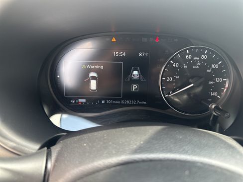 Used 2024 Nissan Kicks SR w/ SR Premium Package FWD image 10