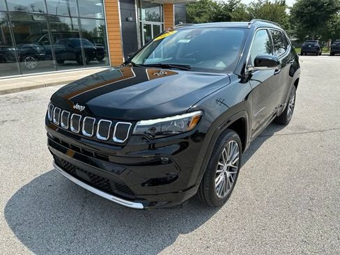 Used 2022 Jeep Compass Limited w/ Elite Group AWD/4WD image 2