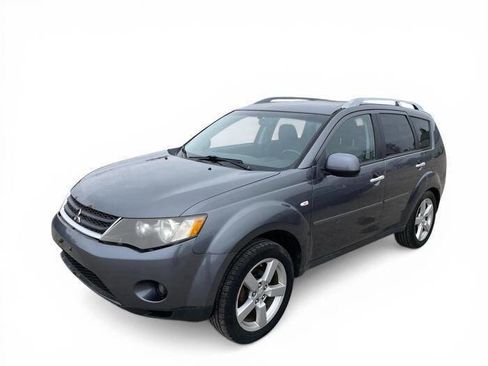 Used 2007 Mitsubishi Outlander XLS image 1