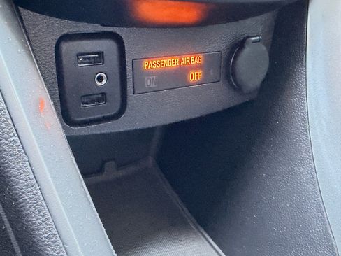 Used 2018 Chevrolet Trax LT FWD image 30