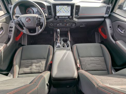 Used 2022 Nissan Frontier PRO-4X image 28