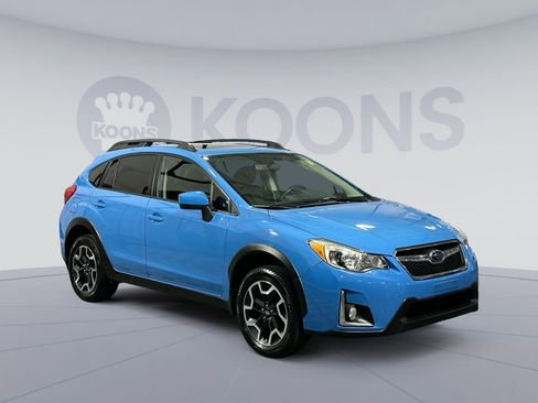 Used 2017 Subaru Crosstrek 2.0i Premium w/ Moonroof Package image 10