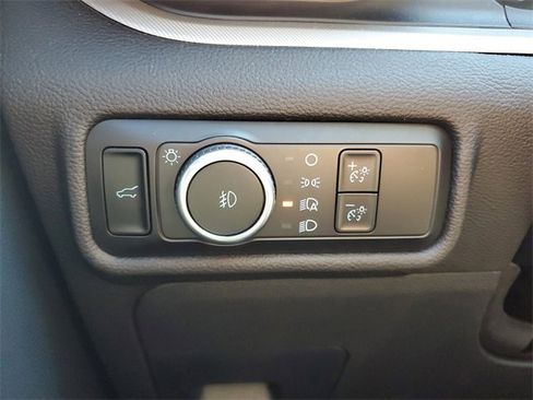 Used 2023 Ford Explorer XLT w/ Equipment Group 202A image 23