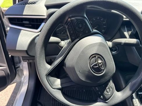 Used 2025 Toyota Corolla LE w/ Convenience Package FWD image 4