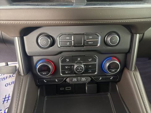 Used 2023 Chevrolet Suburban LT image 23