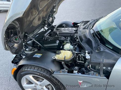 Used 2006 Pontiac Solstice Convertible w/ Premium Package RWD image 19