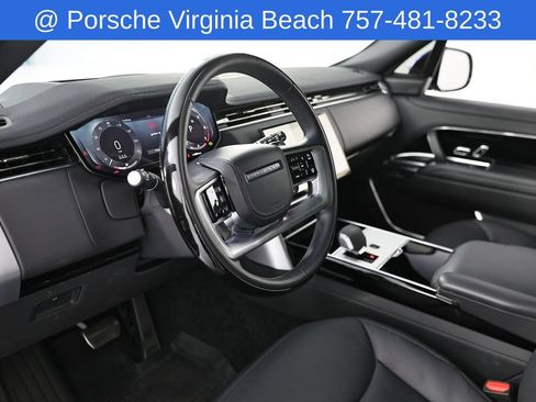 Used 2025 Land Rover Range Rover SE AWD/4WD image 21