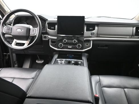 Used 2024 Ford Expedition XLT RWD image 16
