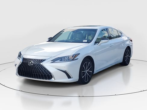 Certified 2025 Lexus ES 350 w/ Premium Package image 6