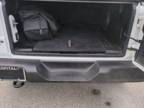 Used 2019 Jeep Wrangler Unlimited Sport S image 28