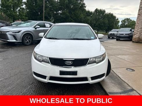 Used 2010 Kia Forte EX FWD image 3