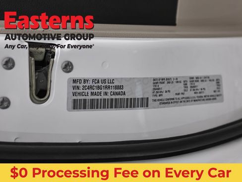 Used 2024 Chrysler Pacifica Touring-L FWD image 37