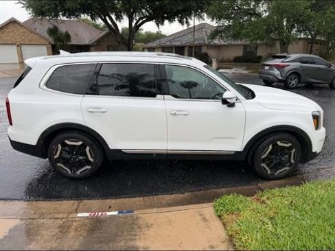 Used 2023 Kia Telluride S w/ S Sunroof Package AWD/4WD image 2
