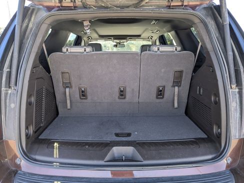 Used 2023 GMC Yukon SLT w/ Max Trailering Package image 12