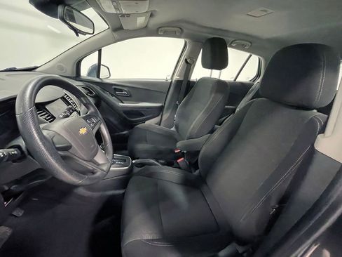 Used 2020 Chevrolet Trax LS image 3