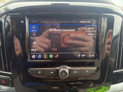 Used 2023 Chevrolet Traverse LS AWD/4WD image 27