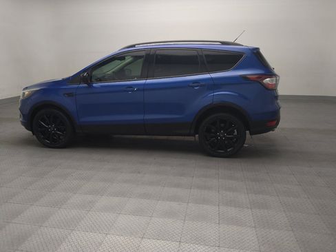 Used 2017 Ford Escape SE w/ Equipment Group 201A FWD image 3