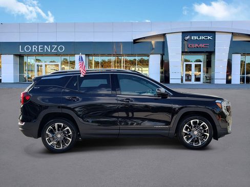 Used 2024 GMC Terrain SLT FWD image 4