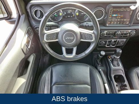 Used 2022 Jeep Wrangler Unlimited Sahara w/ Cold Weather Group image 14