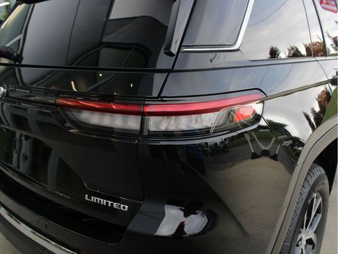 New 2025 Jeep Grand Cherokee Limited w/ Trailer Tow Package image 37