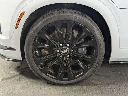 Used 2026 Cadillac Vistiq Platinum w/ LPO, Floor Liner Package AWD/4WD image 10