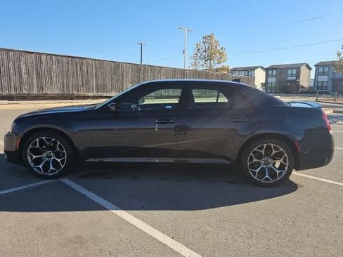 Used 2016 Chrysler 300 S image 8