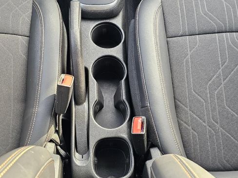 Used 2022 Chevrolet Trax LT w/ LT Convenience Package image 14