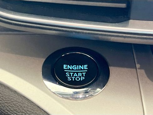 Used 2022 Ford Explorer XLT w/ Equipment Group 202A image 24