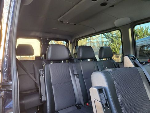Used 2016 Mercedes-Benz Sprinter 2500 image 10