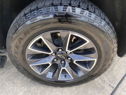 Used 2021 Chevrolet Tahoe Z71 w/ Z71 Signature Package AWD/4WD image 33