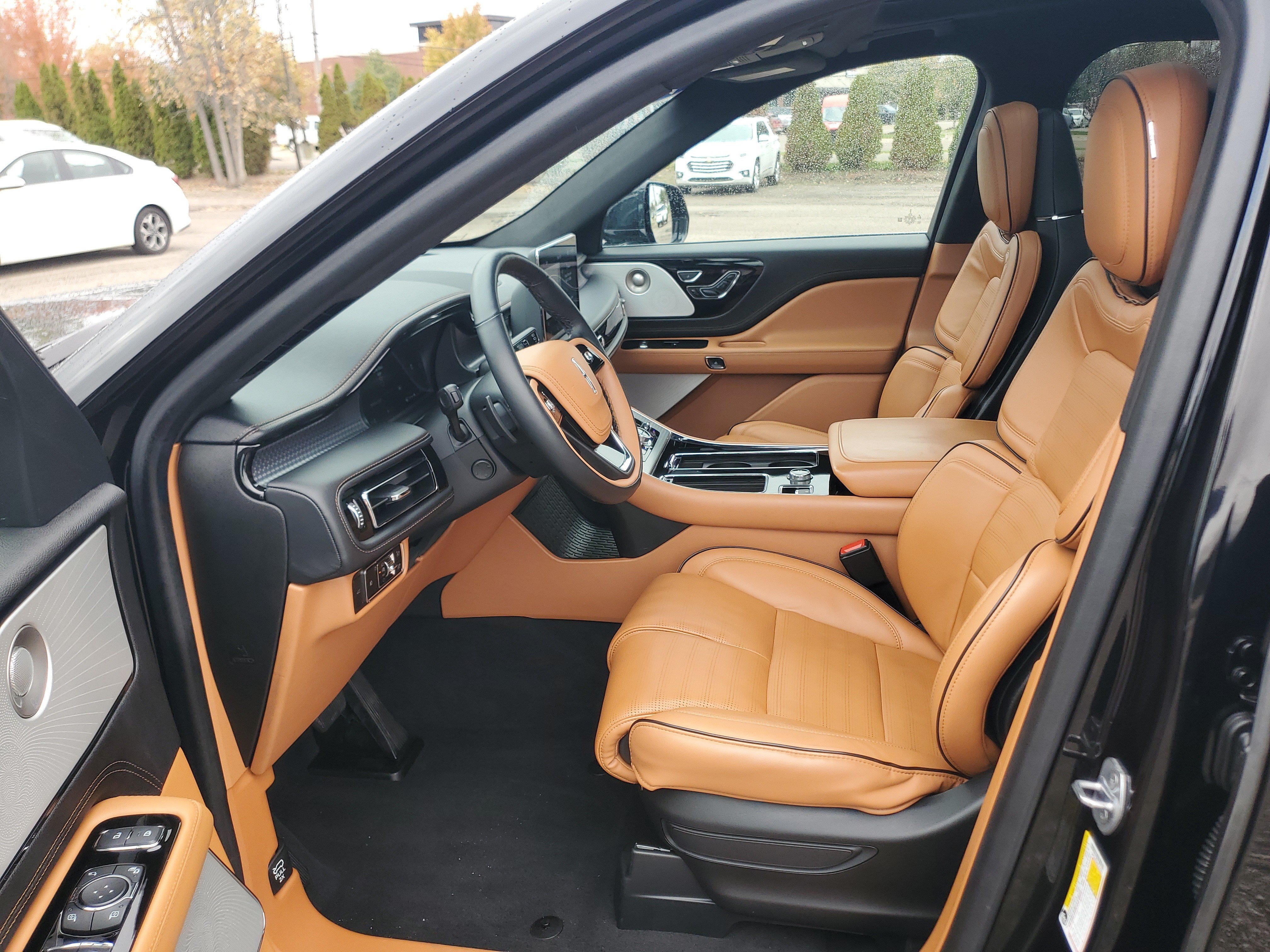 Certified 2023 Lincoln Aviator Black Label w/ Dynamic Handling Package AWD/4WD image 12