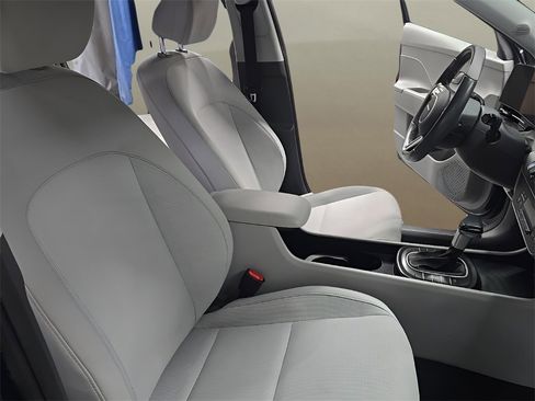 Certified 2025 Hyundai Kona SEL image 20