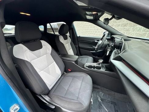 Used 2025 Chevrolet Trax RS w/ Driver Confidence Package FWD image 34