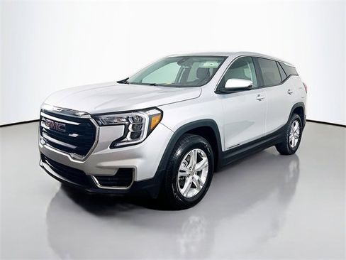 Used 2022 GMC Terrain SLE w/ LPO, Floor Liner Package image 5