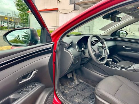 Used 2022 Hyundai Tucson SEL w/ Cargo Package AWD/4WD image 9