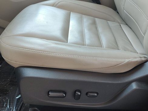 Used 2019 Ford Escape Titanium AWD/4WD image 3