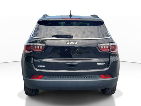 Used 2022 Jeep Compass Latitude FWD image 6